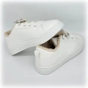 Weisser Wolfi-Schuh – Kuscheliger Kinderfreund